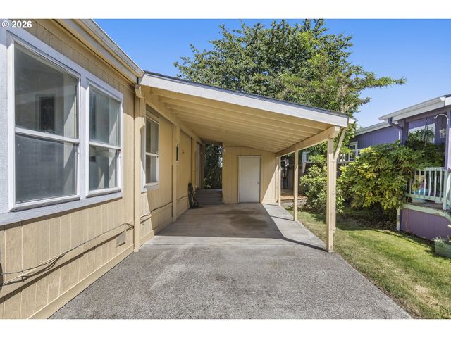 655 VILLAGE Dr, Molalla, OR 97038