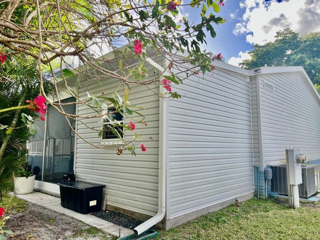 4541 NW 69th St I-08, Coconut Creek, FL 33073