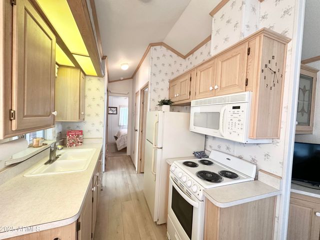 303 S DIAMOND Drive, Apache Junction, AZ 85119