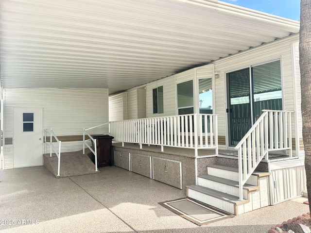 303 S DIAMOND Drive, Apache Junction, AZ 85119