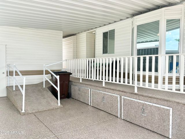 303 S DIAMOND Drive, Apache Junction, AZ 85119