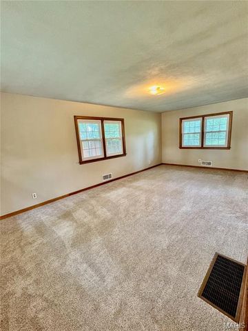407 Killarney Drive, Greenville, IL 62246
