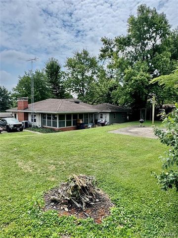 407 Killarney Drive, Greenville, IL 62246