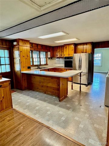407 Killarney Drive, Greenville, IL 62246