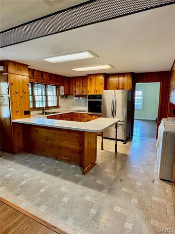407 Killarney Drive, Greenville, IL 62246