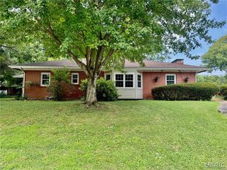 407 Killarney Drive, Greenville, IL 62246