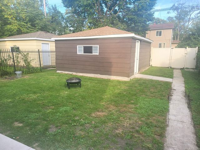 10145 S Perry Avenue, Chicago, IL 60628
