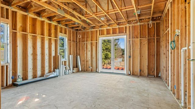 487 Ormsby Ln, Petaluma, CA 94954