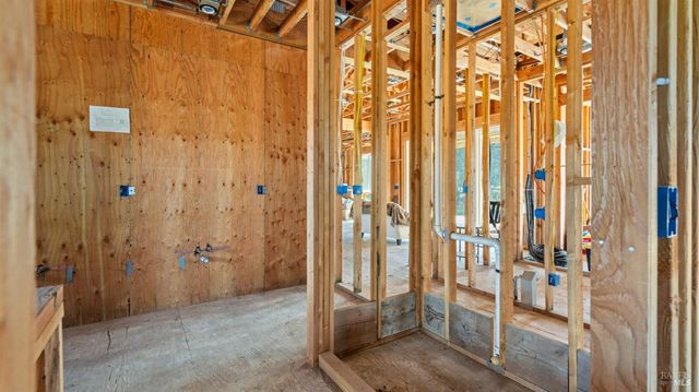 487 Ormsby Ln, Petaluma, CA 94954