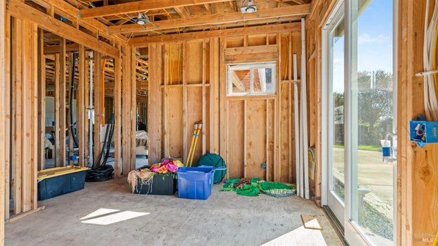 487 Ormsby Ln, Petaluma, CA 94954