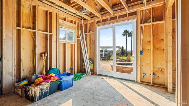 487 Ormsby Ln, Petaluma, CA 94954