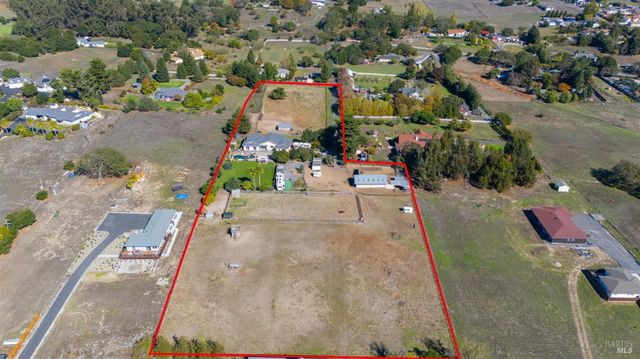 487 Ormsby Ln, Petaluma, CA 94954