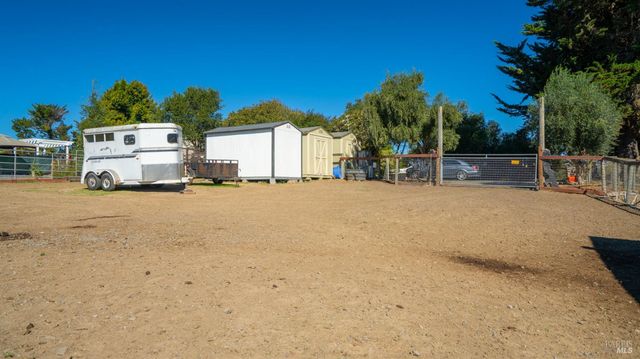 487 Ormsby Ln, Petaluma, CA 94954