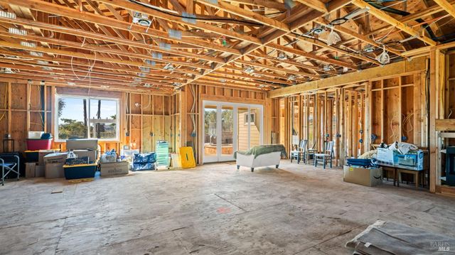 487 Ormsby Ln, Petaluma, CA 94954