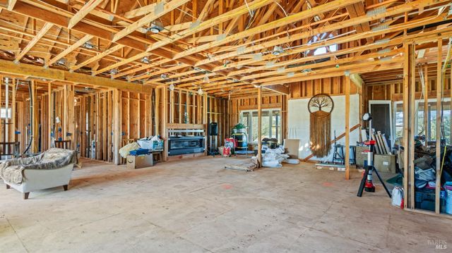 487 Ormsby Ln, Petaluma, CA 94954