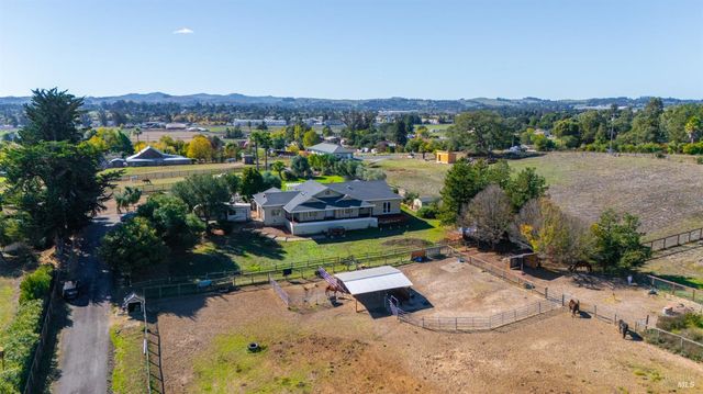 487 Ormsby Ln, Petaluma, CA 94954