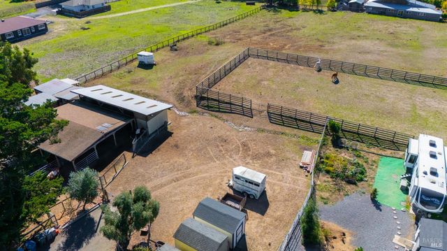 487 Ormsby Ln, Petaluma, CA 94954