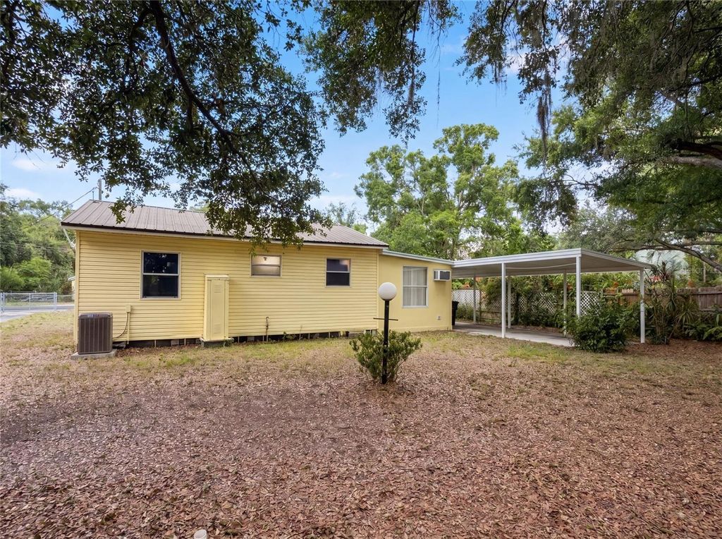 Image 14 of property listing at 626 S 67TH STREET, Tampa, FL 33619