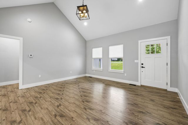 111 Friel Dr, Waverly, TN 37185