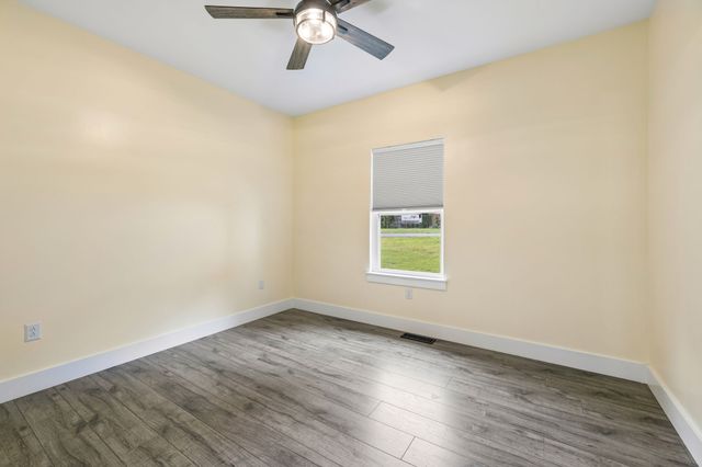 111 Friel Dr, Waverly, TN 37185