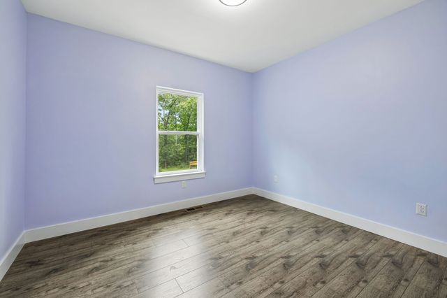 111 Friel Dr, Waverly, TN 37185