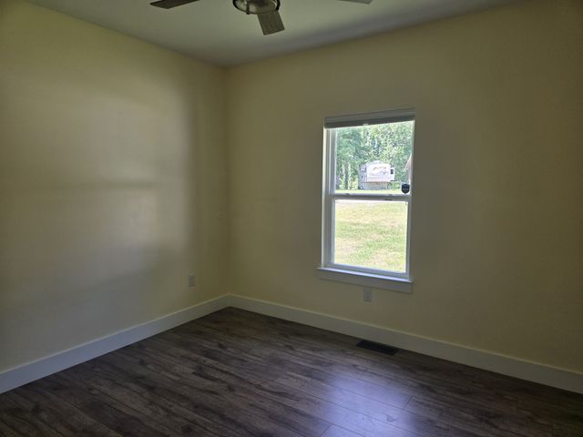 111 Friel Dr, Waverly, TN 37185