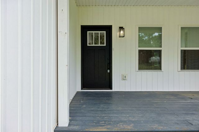 111 Friel Dr, Waverly, TN 37185