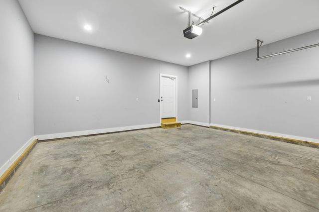 111 Friel Dr, Waverly, TN 37185