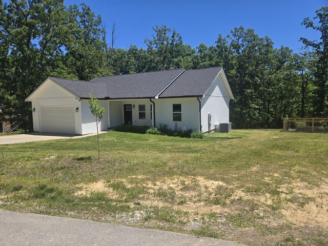 111 Friel Dr, Waverly, TN 37185