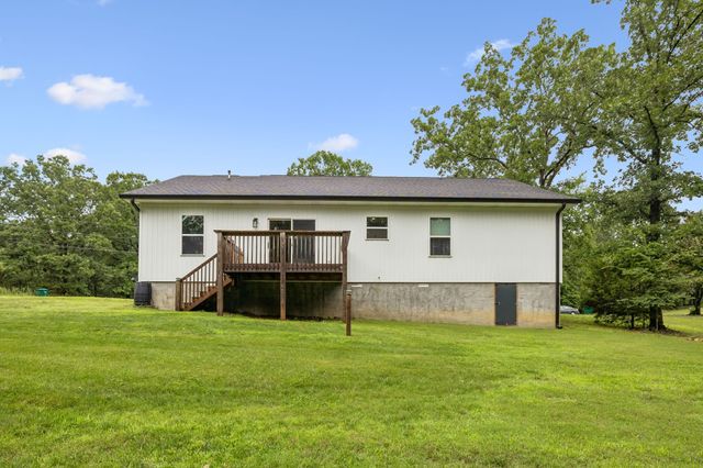 111 Friel Dr, Waverly, TN 37185