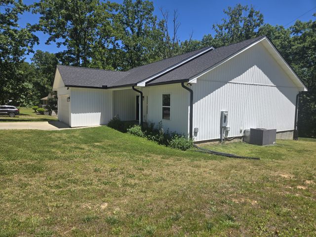 111 Friel Dr, Waverly, TN 37185