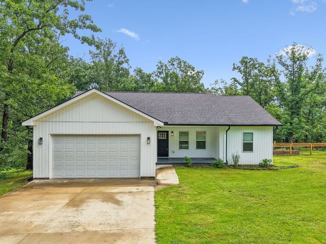 111 Friel Dr, Waverly, TN 37185