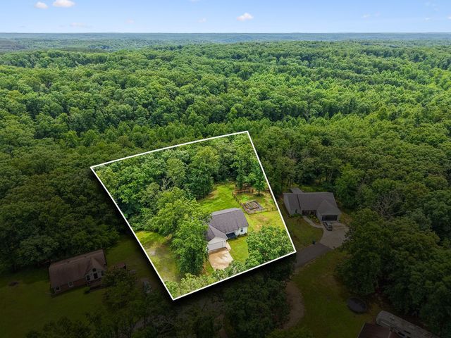 111 Friel Dr, Waverly, TN 37185