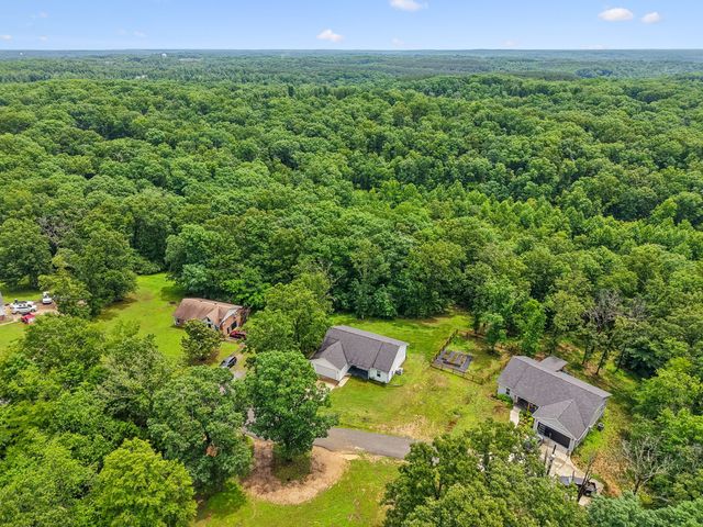 111 Friel Dr, Waverly, TN 37185