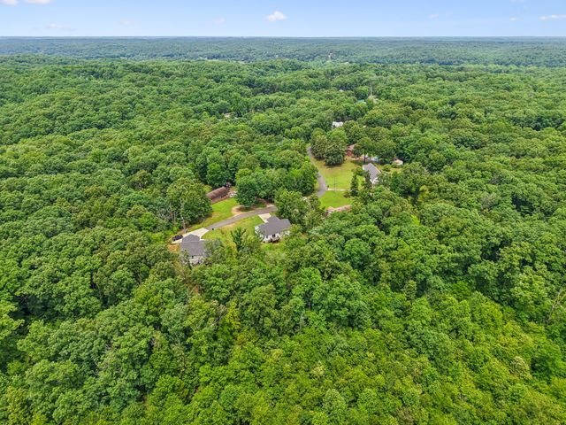 111 Friel Dr, Waverly, TN 37185