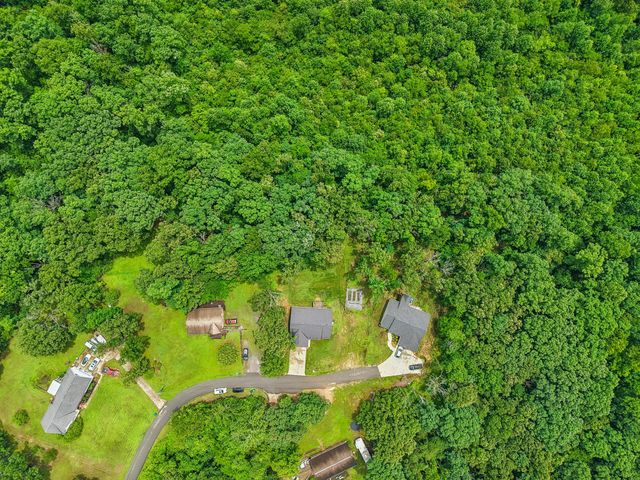 111 Friel Dr, Waverly, TN 37185