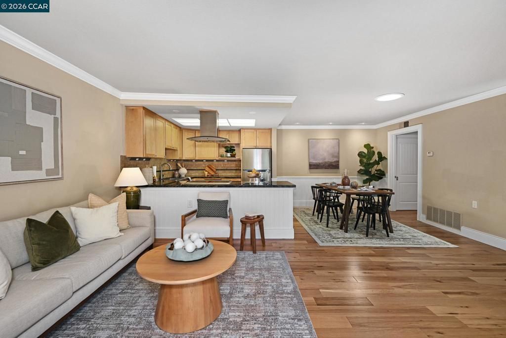 Image 1 of property listing at 2233 Pine Knoll Dr 4, Walnut Creek, CA 94595