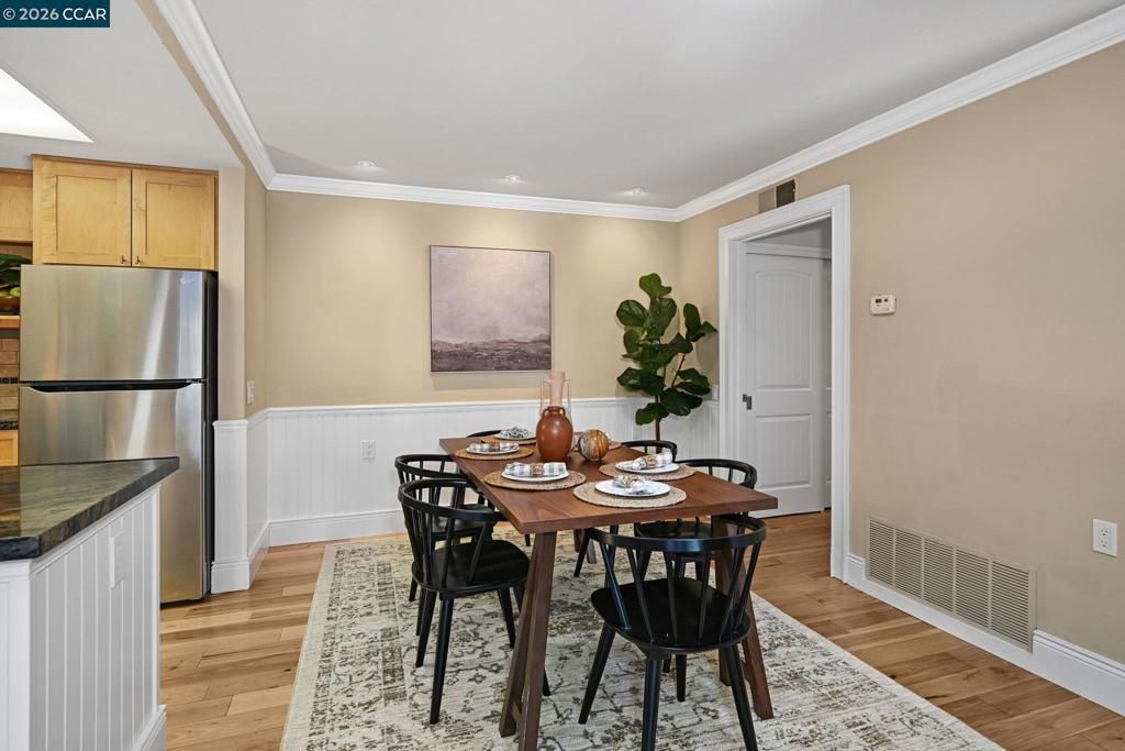 Image 11 of property listing at 2233 Pine Knoll Dr 4, Walnut Creek, CA 94595