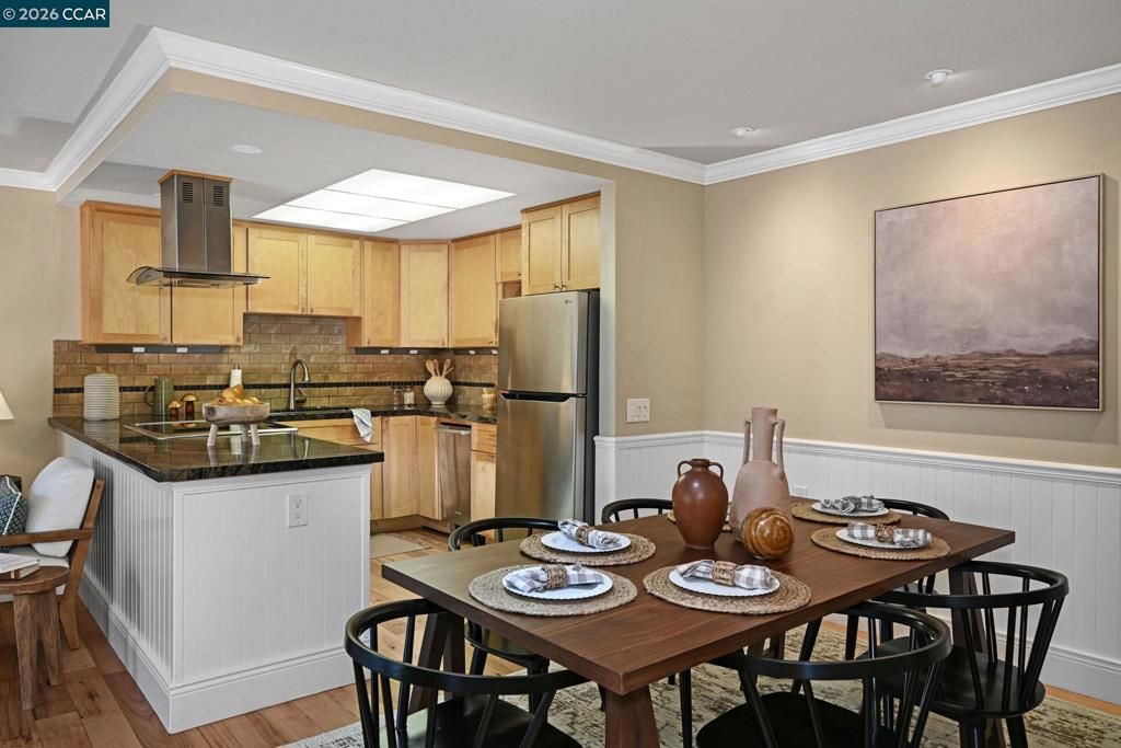 Image 12 of property listing at 2233 Pine Knoll Dr 4, Walnut Creek, CA 94595