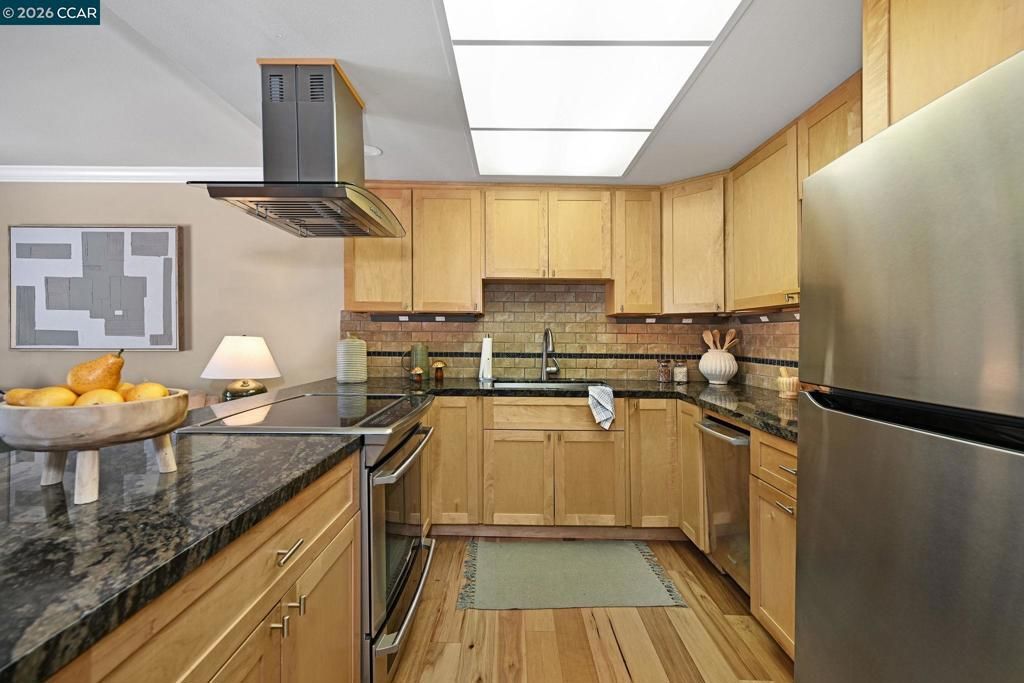 Image 13 of property listing at 2233 Pine Knoll Dr 4, Walnut Creek, CA 94595