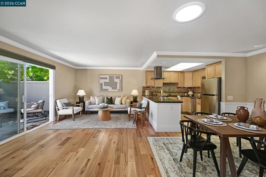 Image 7 of property listing at 2233 Pine Knoll Dr 4, Walnut Creek, CA 94595
