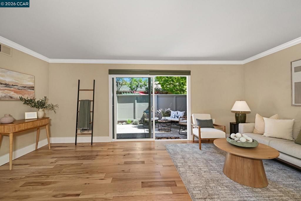 Image 9 of property listing at 2233 Pine Knoll Dr 4, Walnut Creek, CA 94595