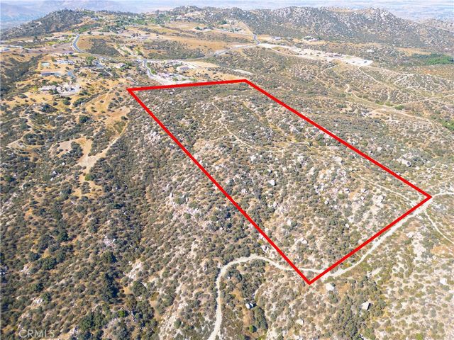 12 Venus Dr, Nuevo, CA 92567