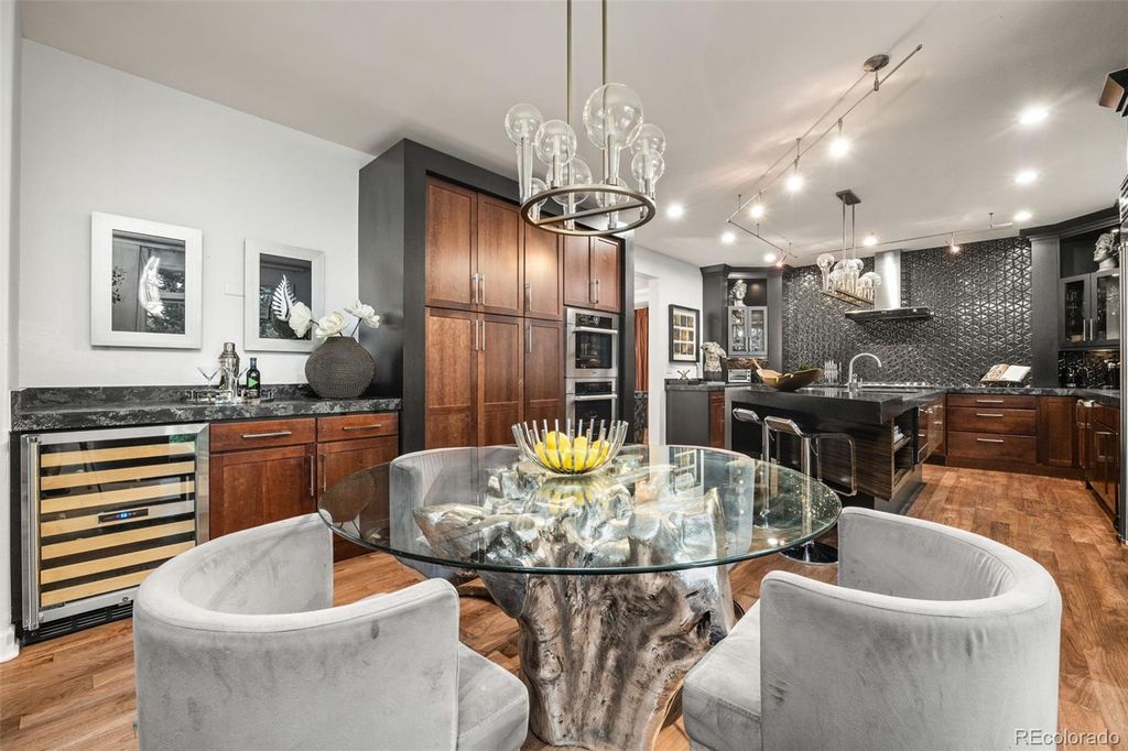 Image 10 of property listing at 6072 S Paris Street, Greenwood Village, CO 80111