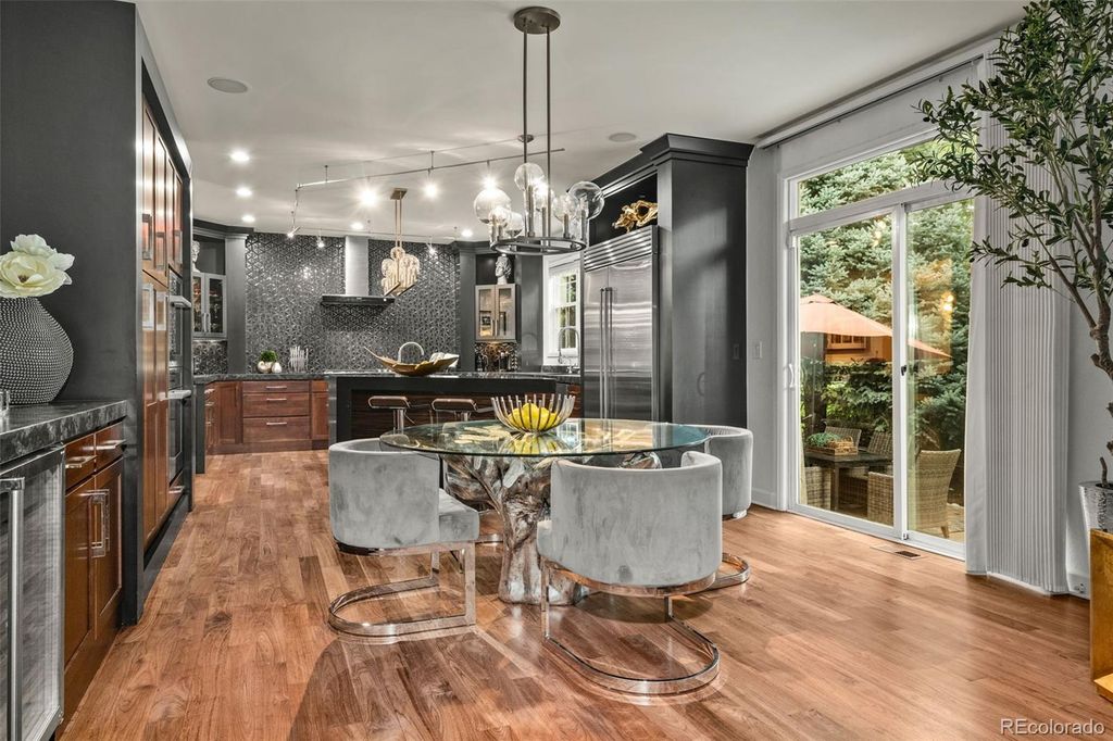 Image 11 of property listing at 6072 S Paris Street, Greenwood Village, CO 80111