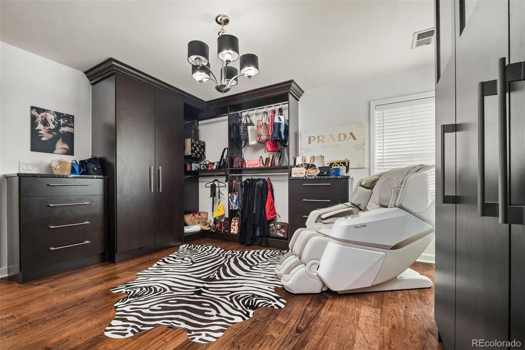 Image 27 of property listing at 6072 S Paris Street, Greenwood Village, CO 80111