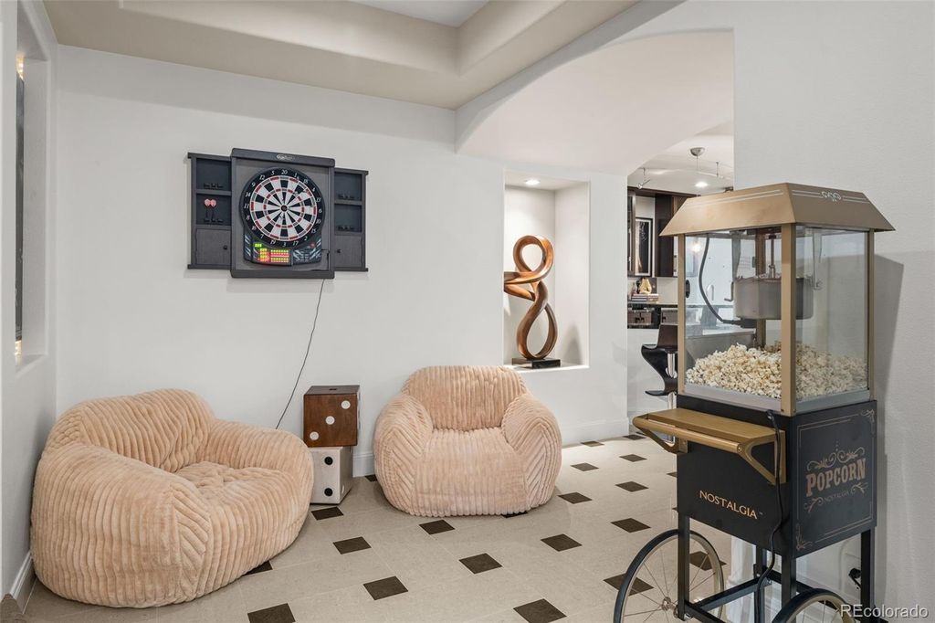 Image 32 of property listing at 6072 S Paris Street, Greenwood Village, CO 80111