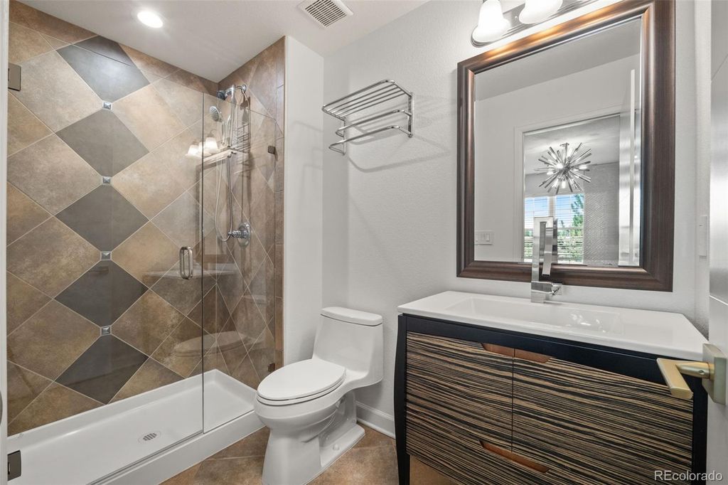 Image 34 of property listing at 6072 S Paris Street, Greenwood Village, CO 80111