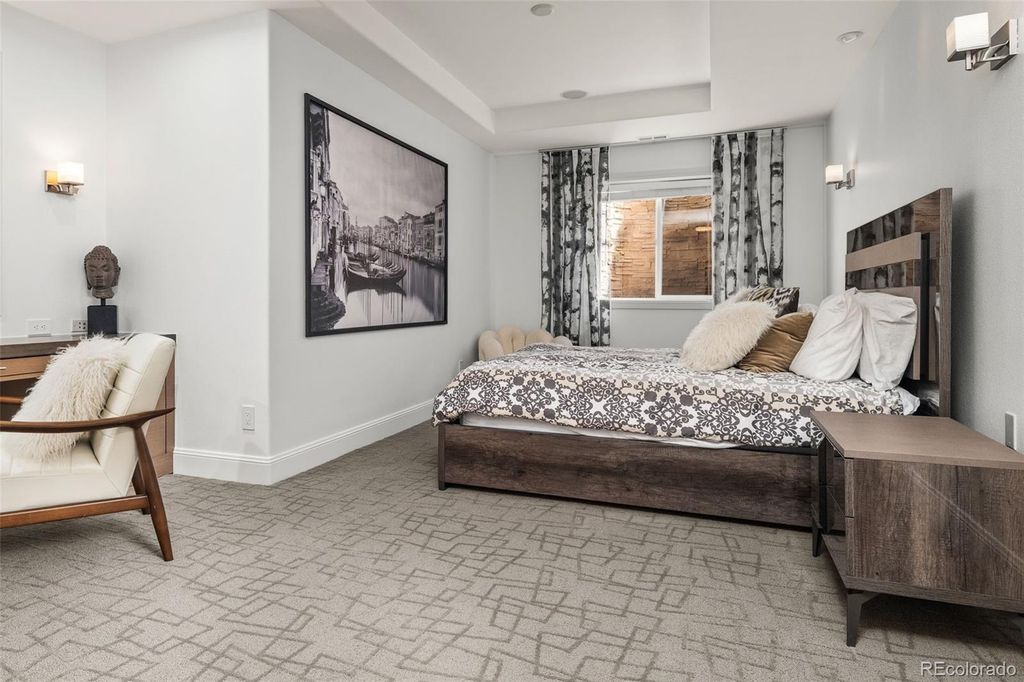 Image 36 of property listing at 6072 S Paris Street, Greenwood Village, CO 80111