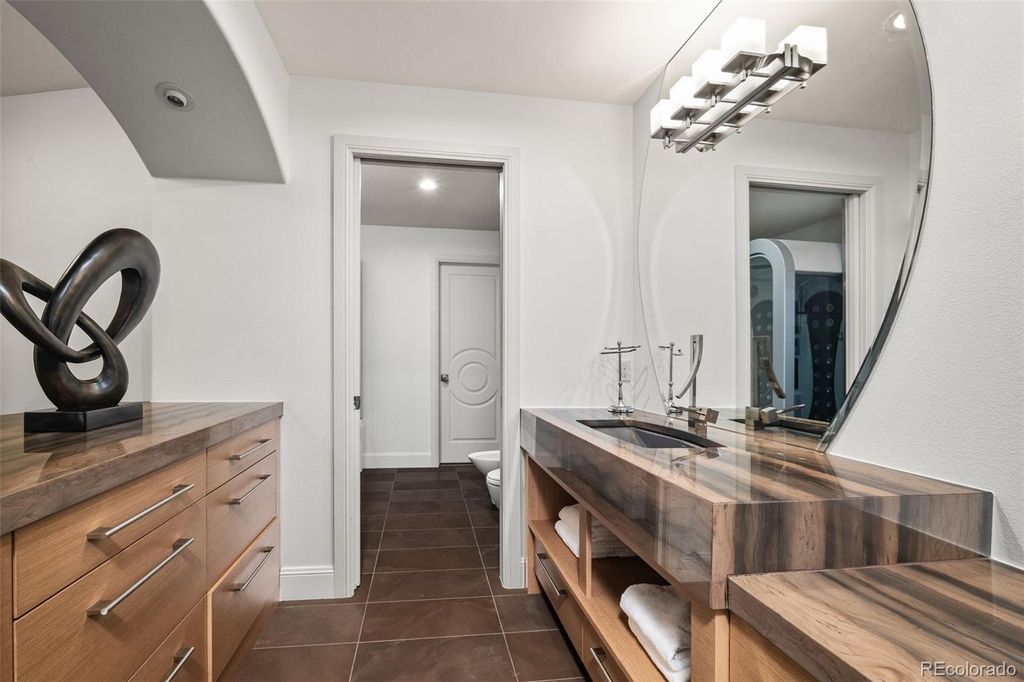 Image 37 of property listing at 6072 S Paris Street, Greenwood Village, CO 80111